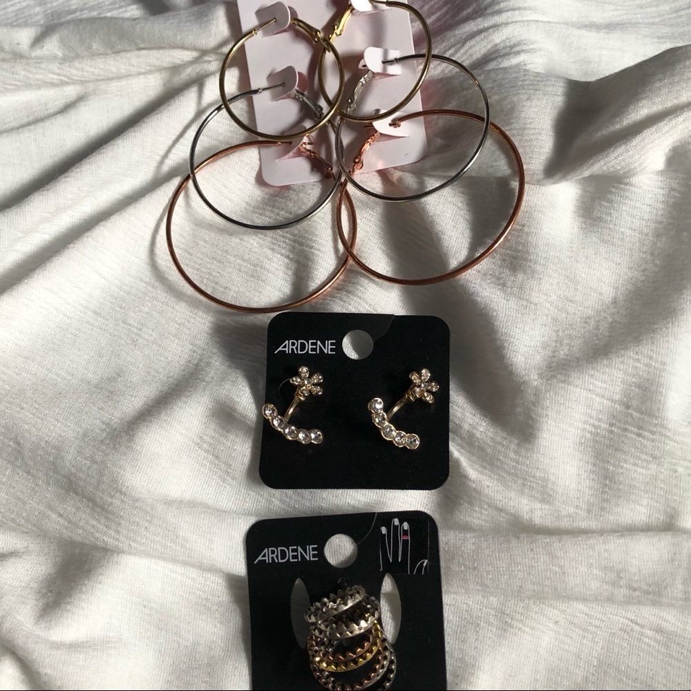 Jewelry bundle - Picture 2 of 2